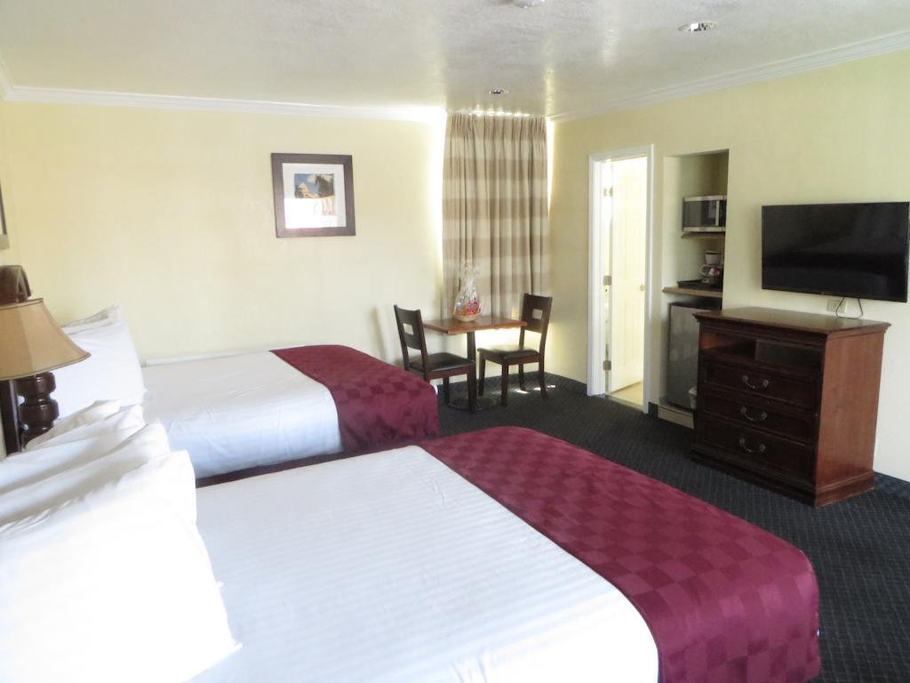 בואנה פארק Best Inn & Suites מראה חיצוני תמונה