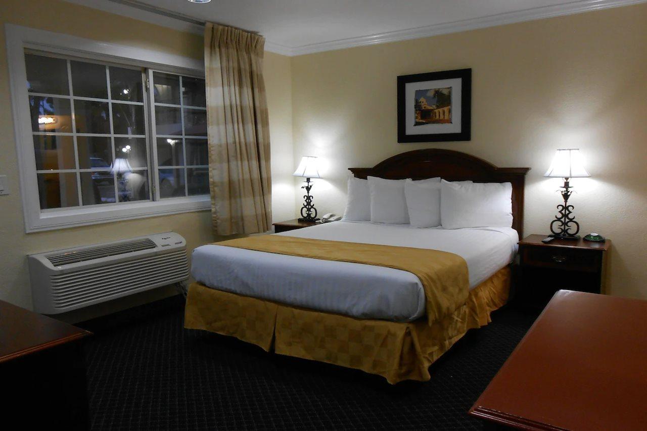 בואנה פארק Best Inn & Suites מראה חיצוני תמונה