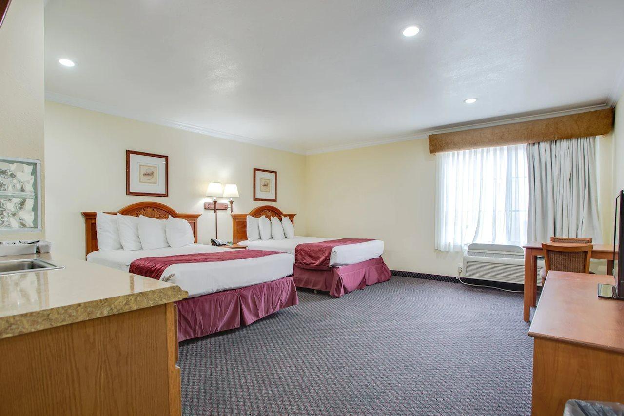 בואנה פארק Best Inn & Suites מראה חיצוני תמונה