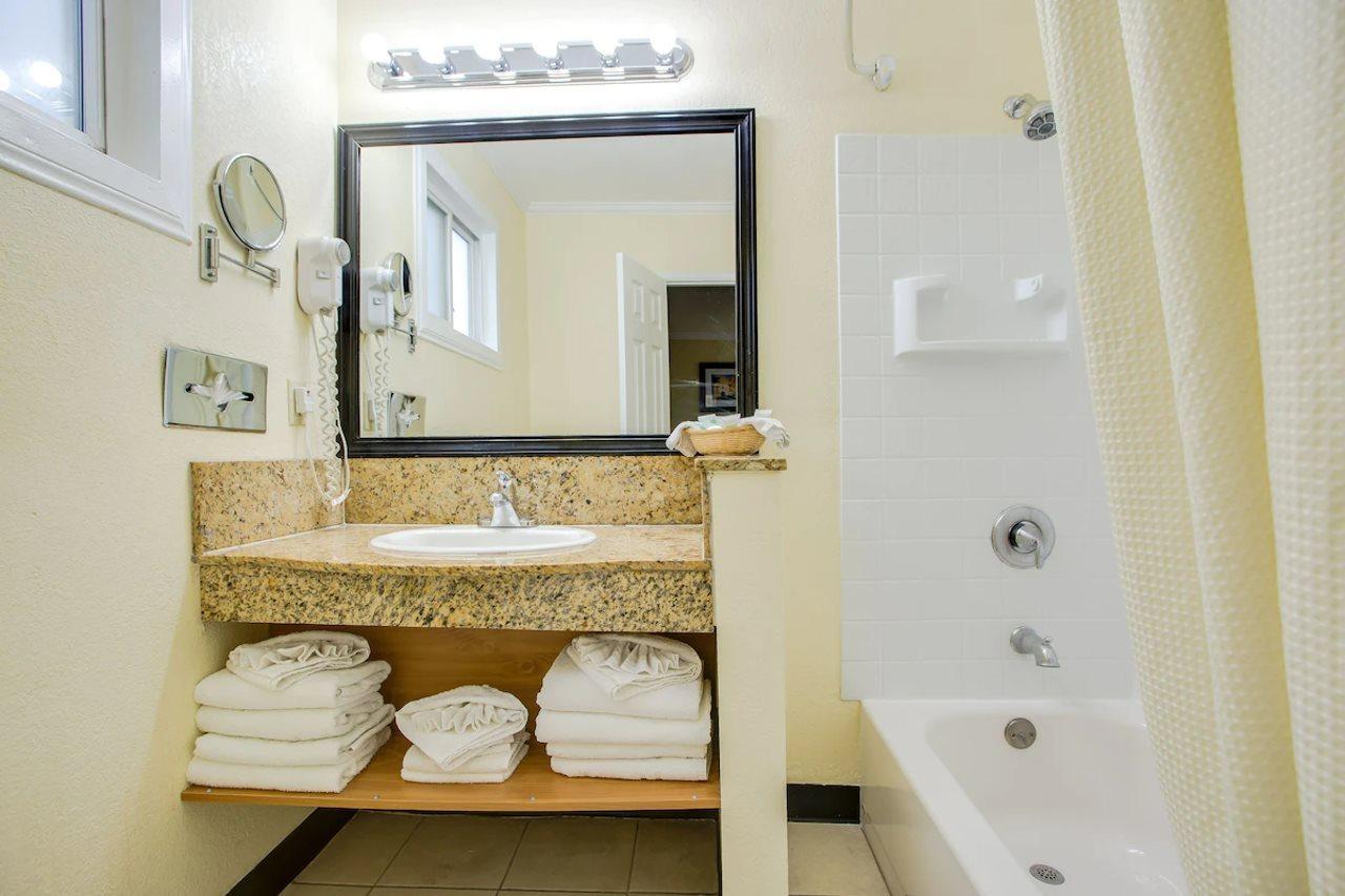 בואנה פארק Best Inn & Suites מראה חיצוני תמונה