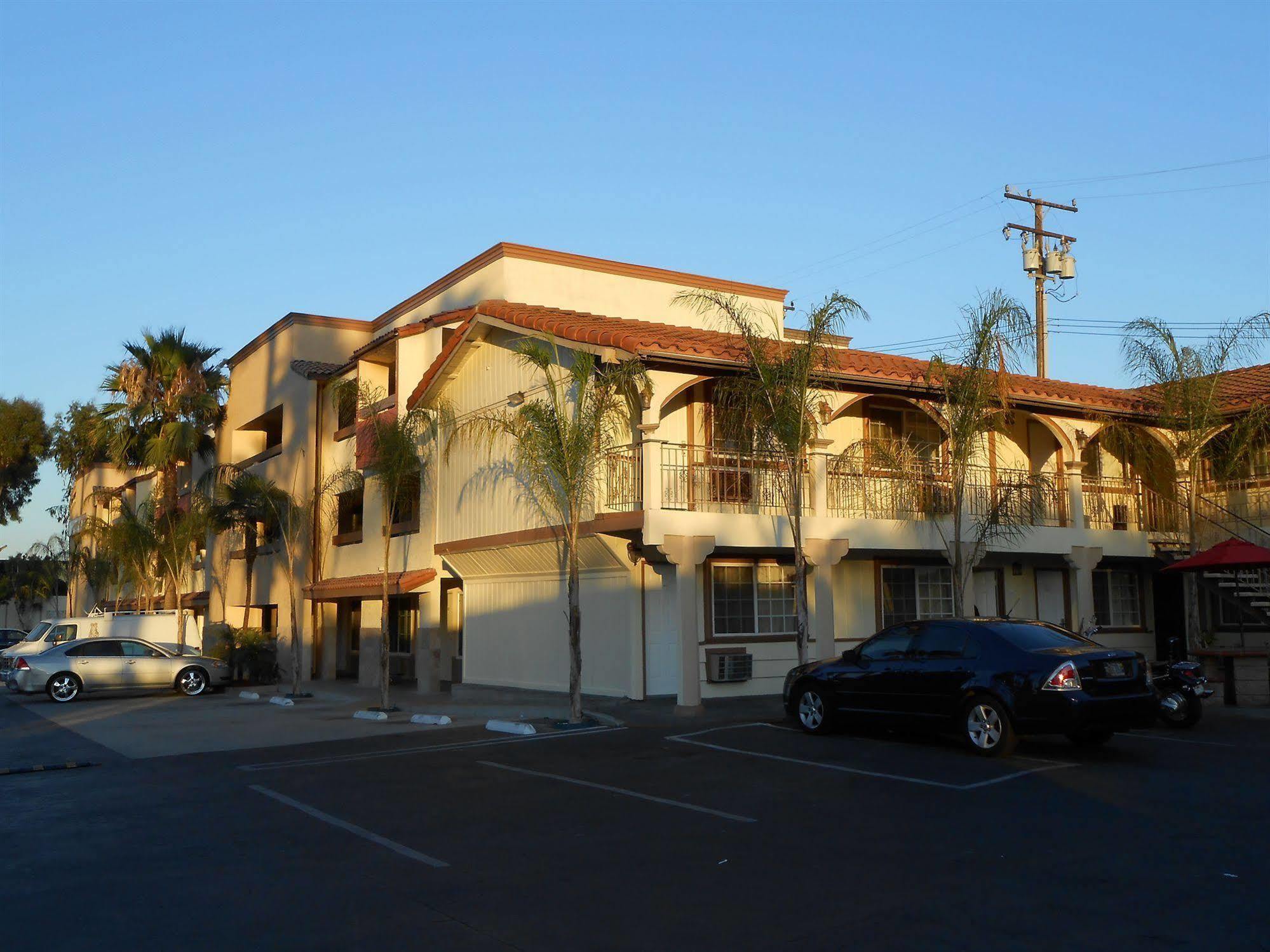 בואנה פארק Best Inn & Suites מראה חיצוני תמונה