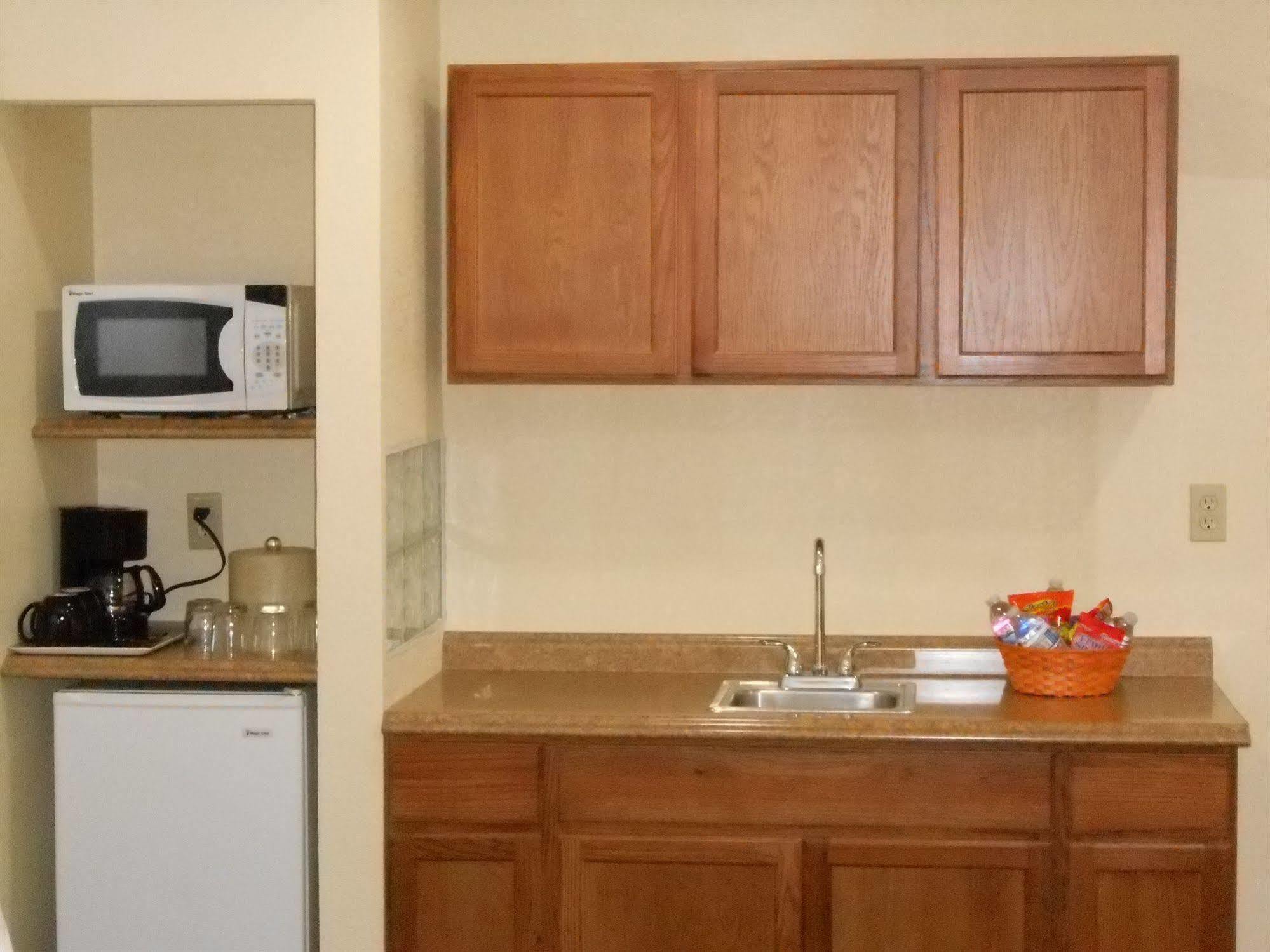 בואנה פארק Best Inn & Suites מראה חיצוני תמונה