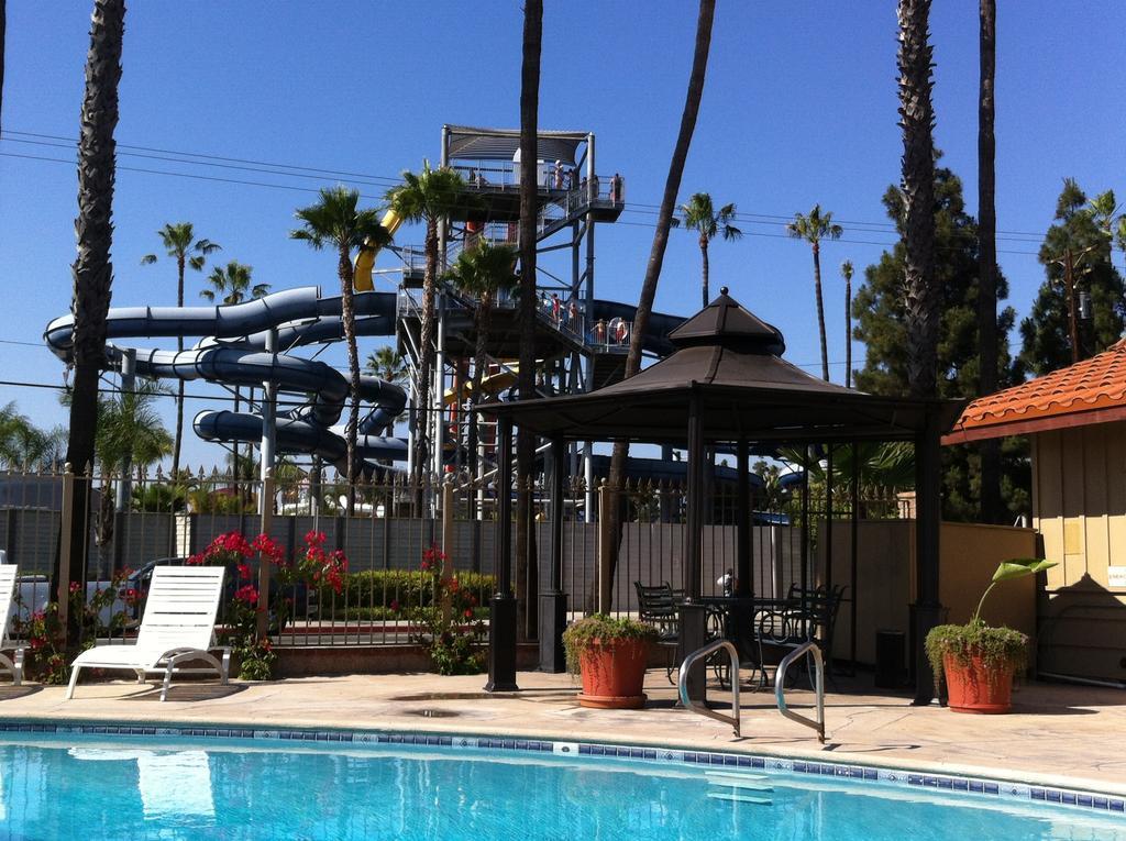 בואנה פארק Best Inn & Suites מראה חיצוני תמונה
