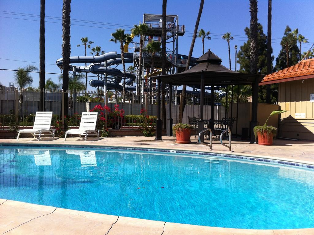 בואנה פארק Best Inn & Suites מראה חיצוני תמונה